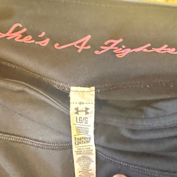 Under Armour Susan G Komen Breast Cancer Leggings Black with Pink Accents - Picture 3 of 3